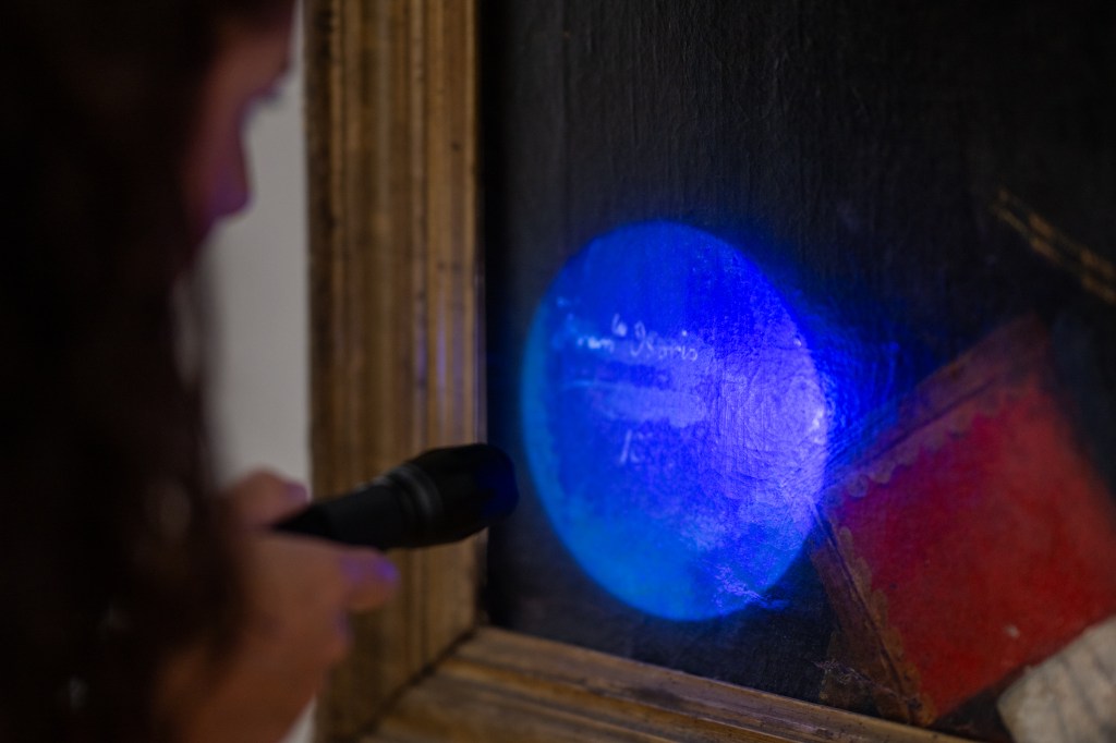 Patricia Muñoz Fernández. Restauradora de Arte de Galicia. Especializada en conservación y restauración de cuadros