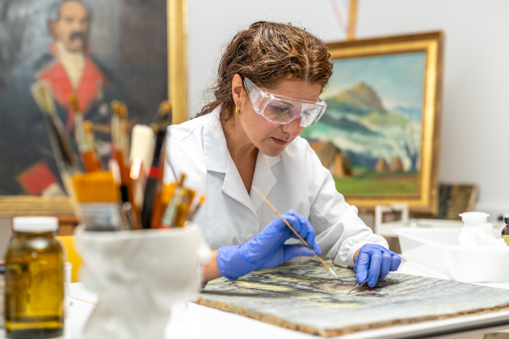 conservación Patricia Muñoz Restauradora de Arte de Galicia. Especializada en conservación y restauración de cuadros